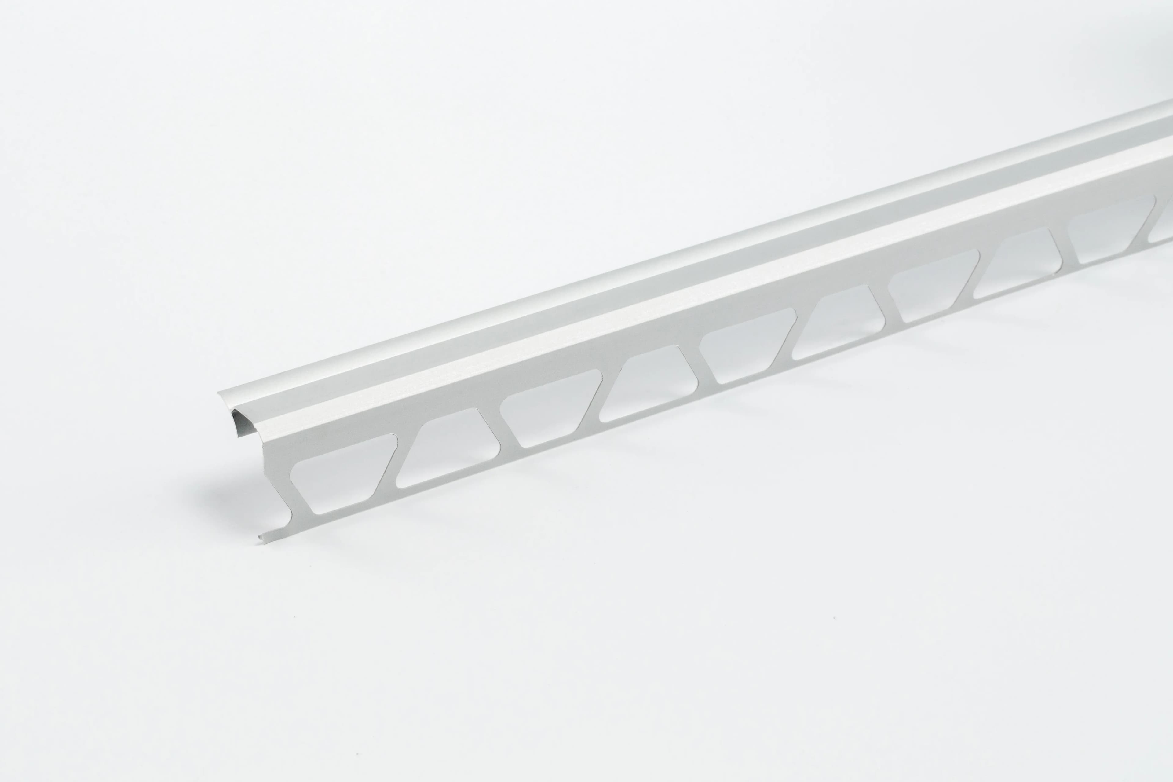 Coltar interior gresie/faianta 10mm Argintiu Mat